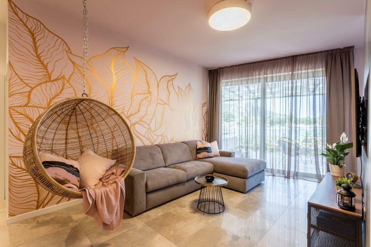 Luxury Apartment With Hot Tub Omiš Exteriér fotografie