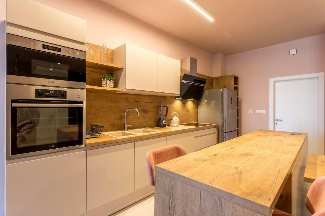 Luxury Apartment With Hot Tub Omiš Exteriér fotografie