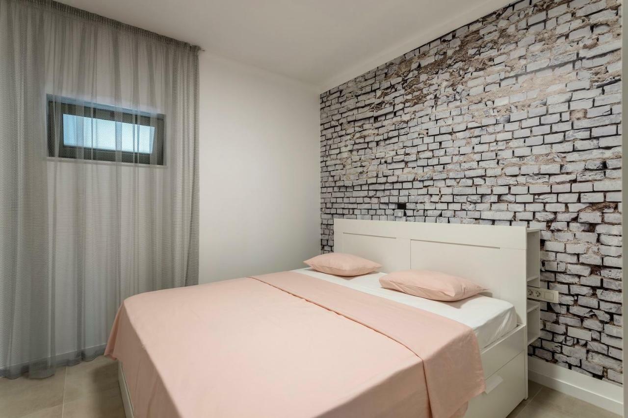 Luxury Apartment With Hot Tub Omiš Exteriér fotografie